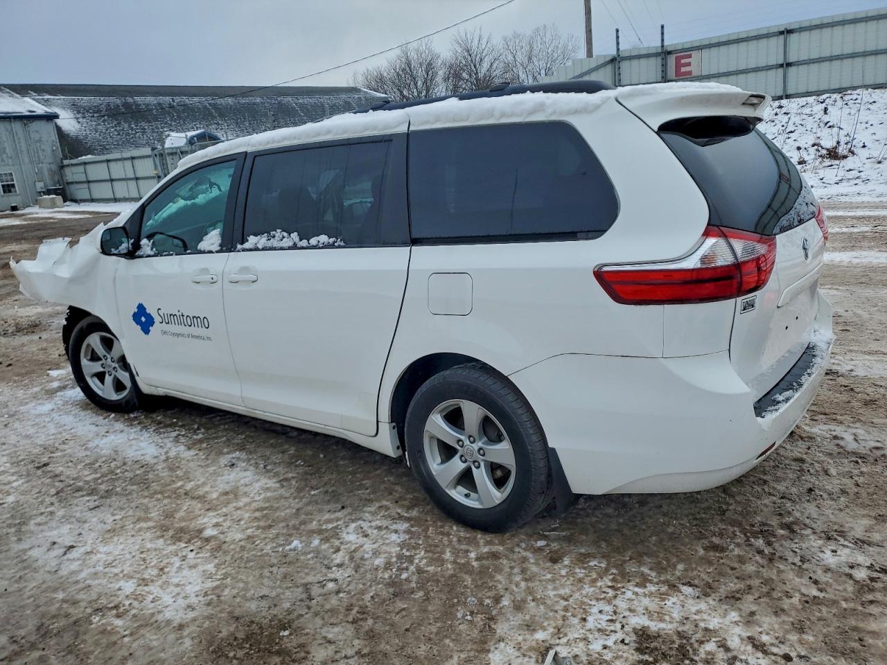 2017 Toyota Sienna Le - Фото 2