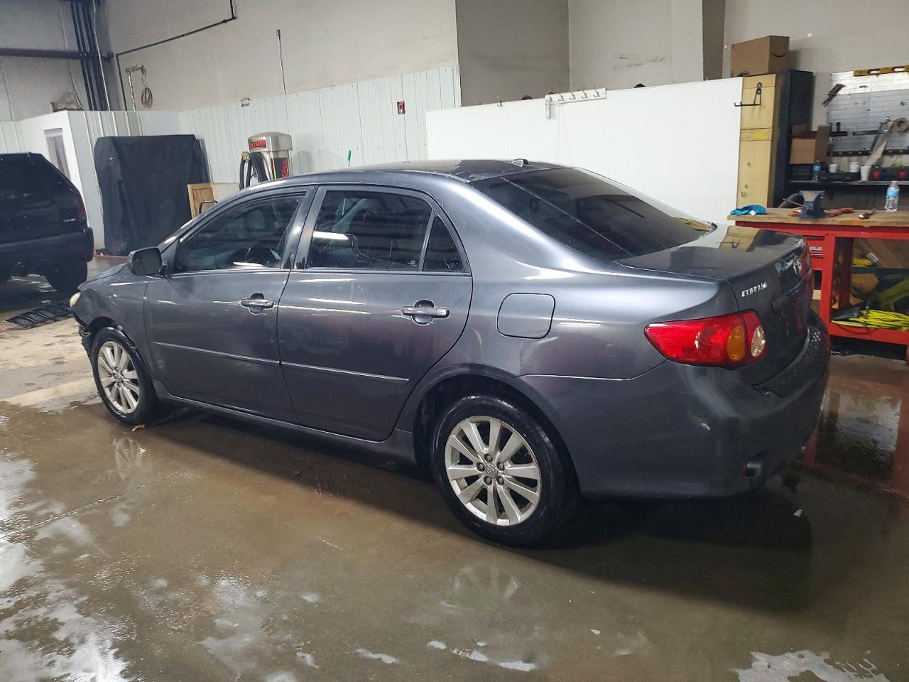 2010 Toyota Corolla - Фото 2
