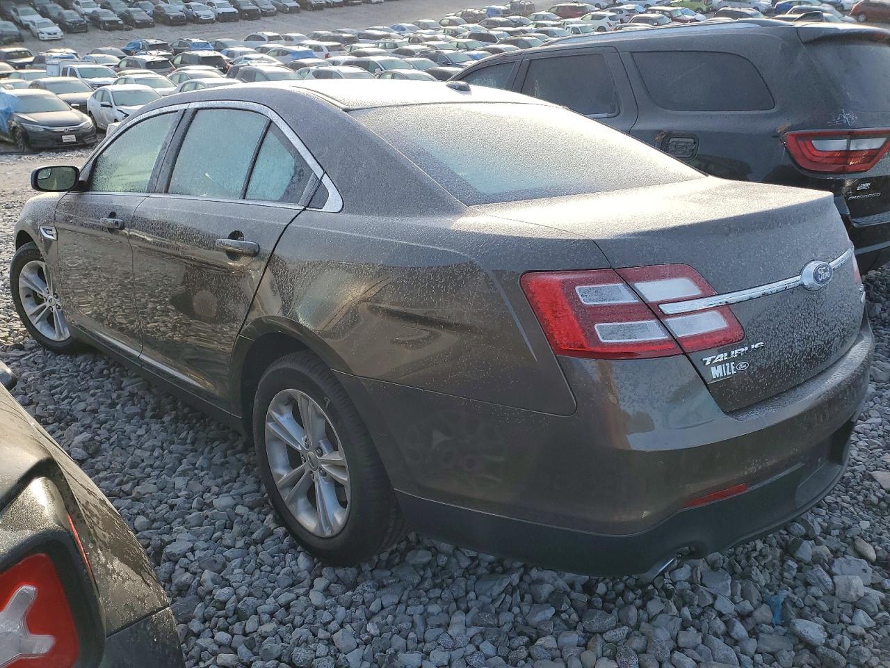 2015 Ford Taurus Sel - Image 2