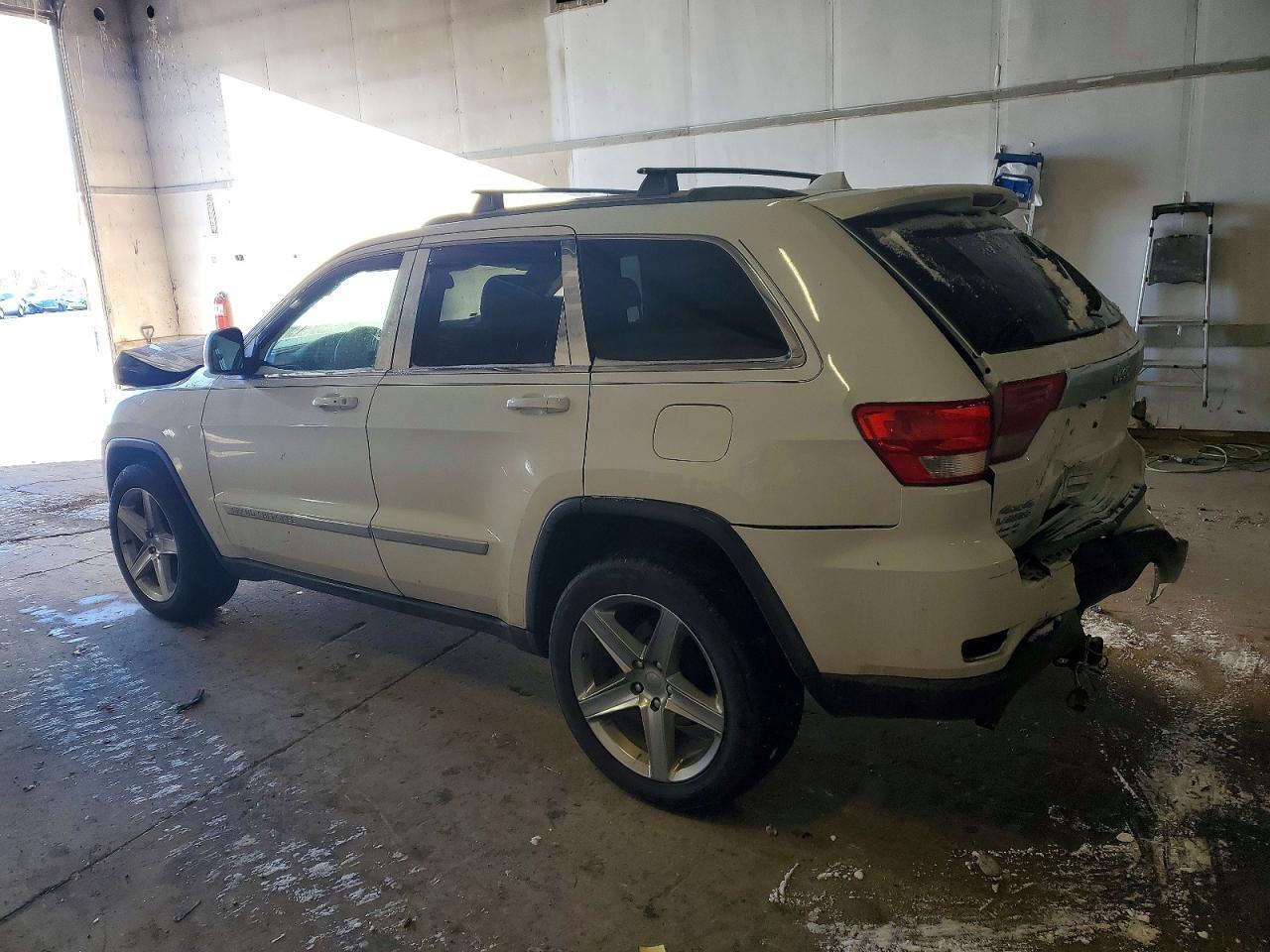 2013 Jeep Grand Cherokee Laredo - Фото 2