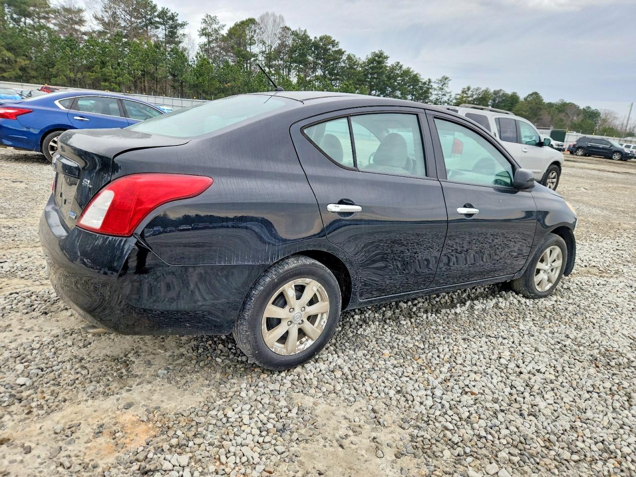 2012 Nissan Versa S - Фото 3