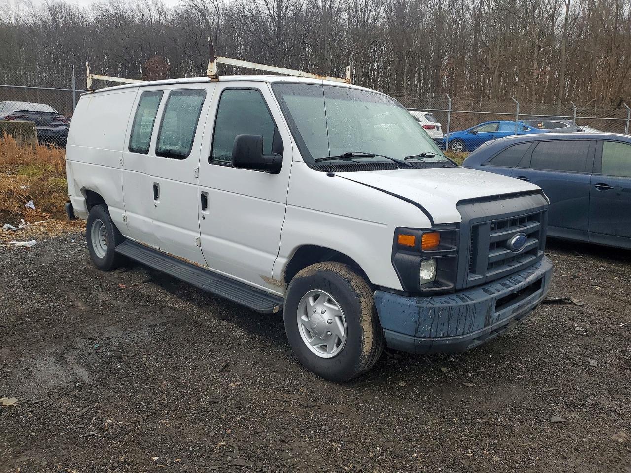 2014 Ford Econoline E250 Van - Image 4