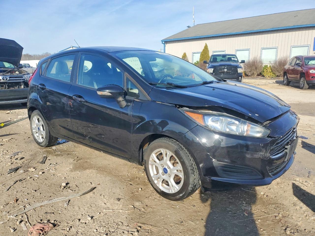 2015 Ford Fiesta Se - Фото 4
