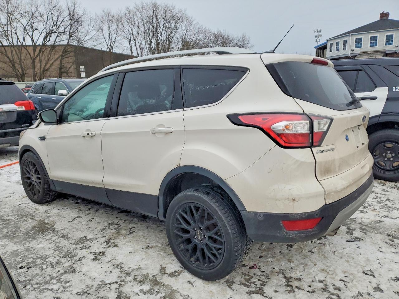 2017 Ford Escape Titanium - Фото 2