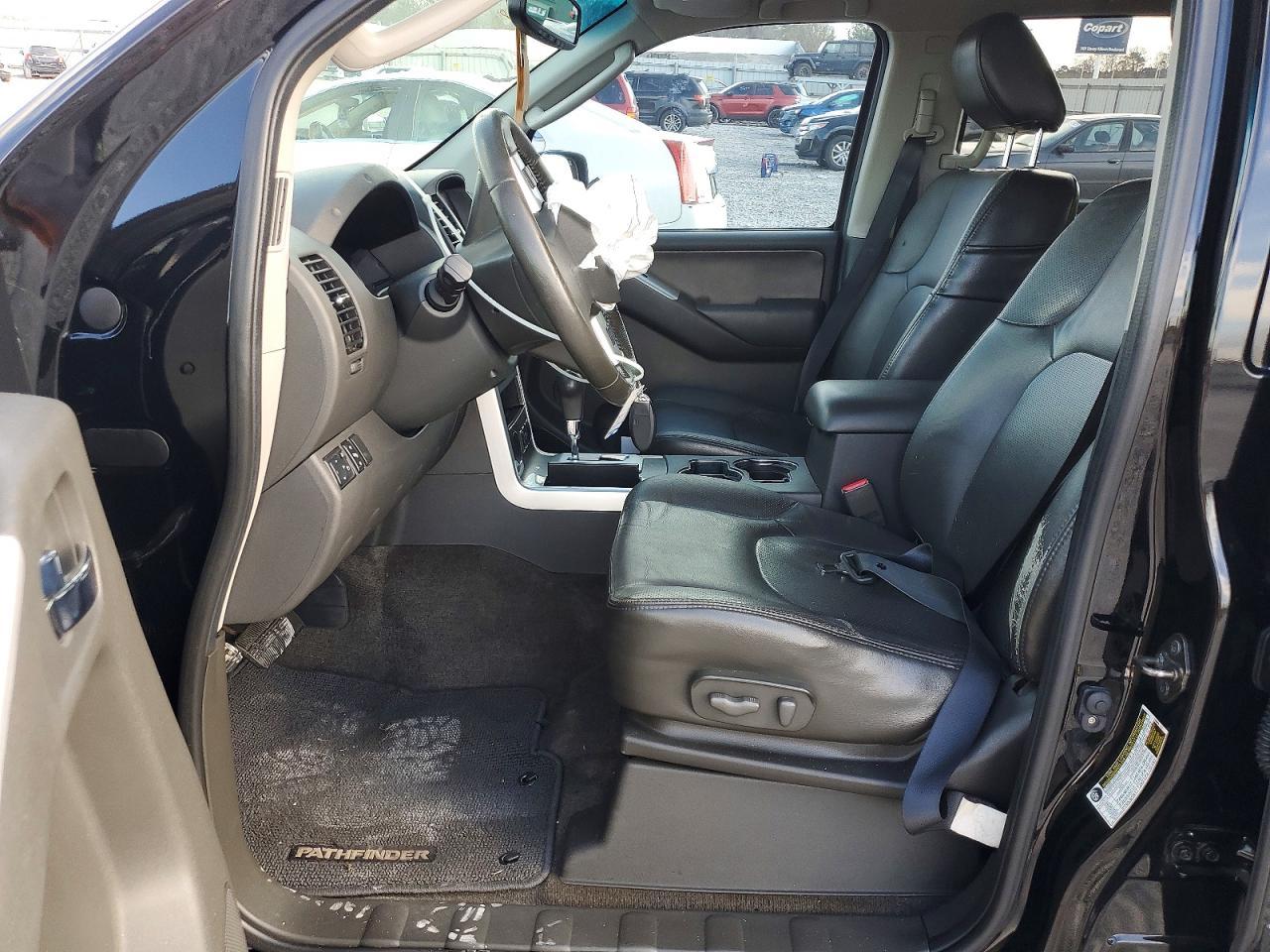 2012 Nissan Pathfinder S - Image 7