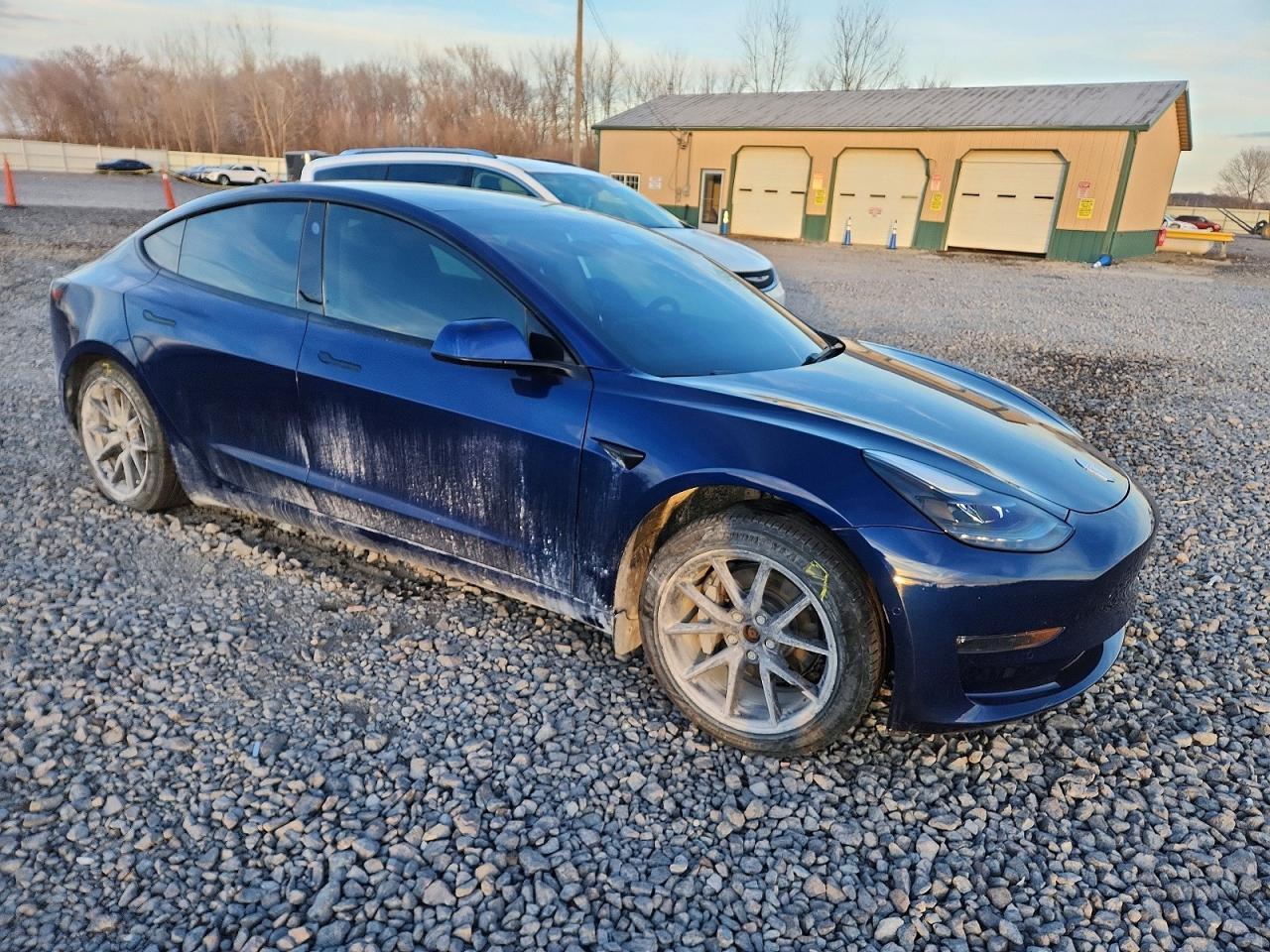 2022 Tesla Model 3 - Image 4