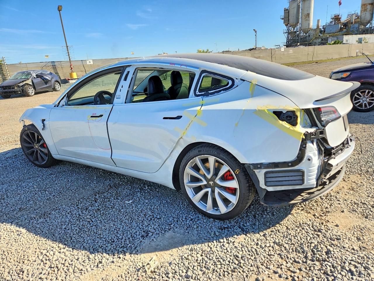 2020 Tesla Model 3 - Фото 2