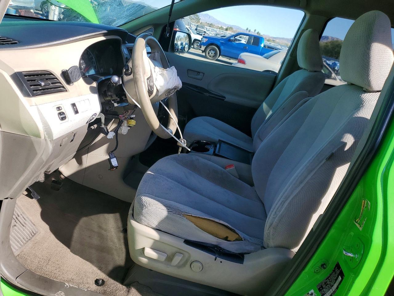 2014 Toyota Sienna Le - Фото 7