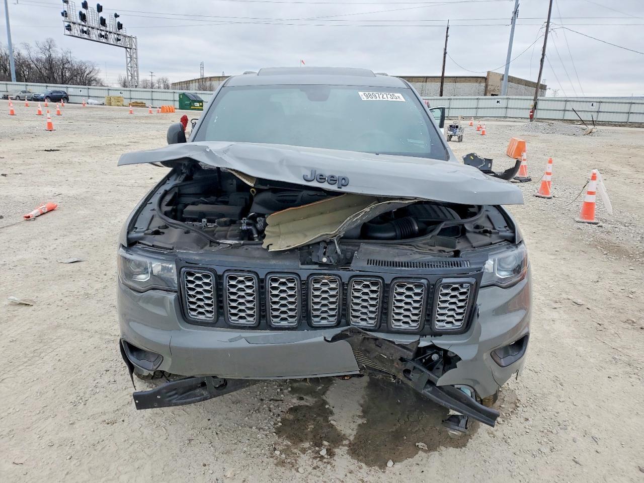 2019 Jeep Grand Cherokee Laredo - Image 5