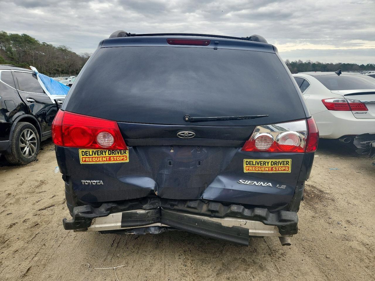 2009 Toyota Sienna Ce - Image 6