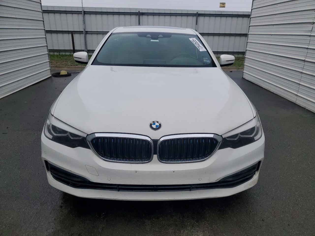 2018 BMW 530E - Image 5