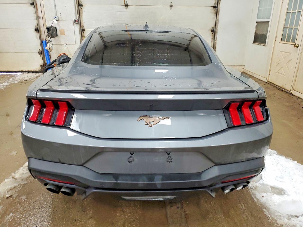 2025 Ford Mustang - Фото 6