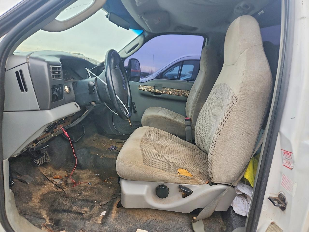 2004 Ford F250 Super Duty - Image 7