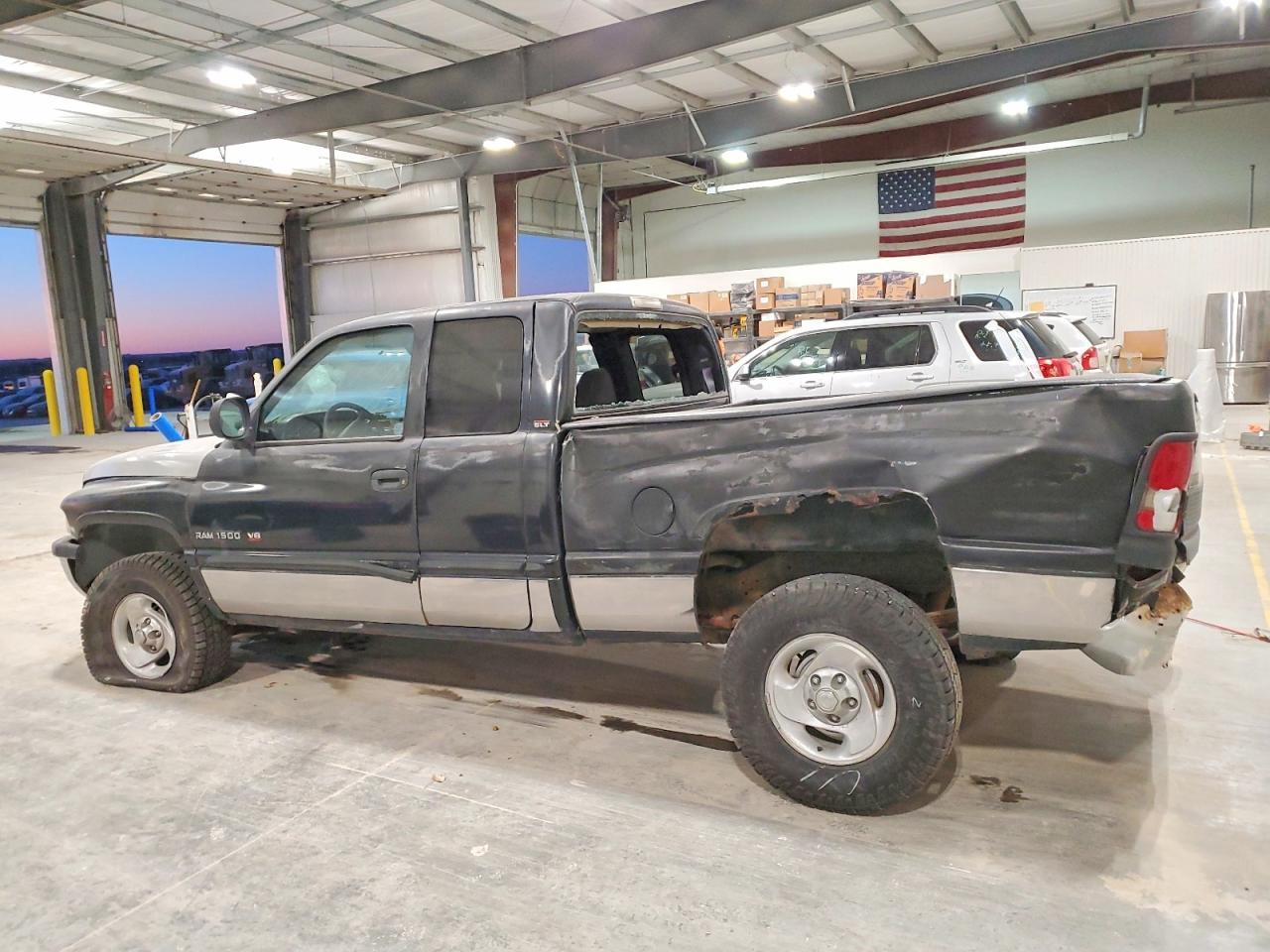 2001 Dodge Ram 1500 - Image 2