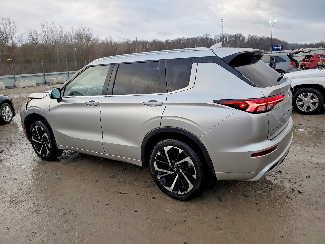 2022 Mitsubishi Outlander Sel - Фото 2
