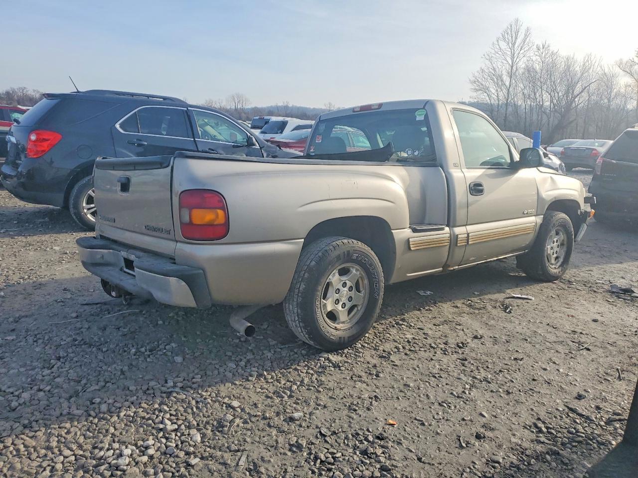 2001 Chevrolet Silverado C1500 - Image 3