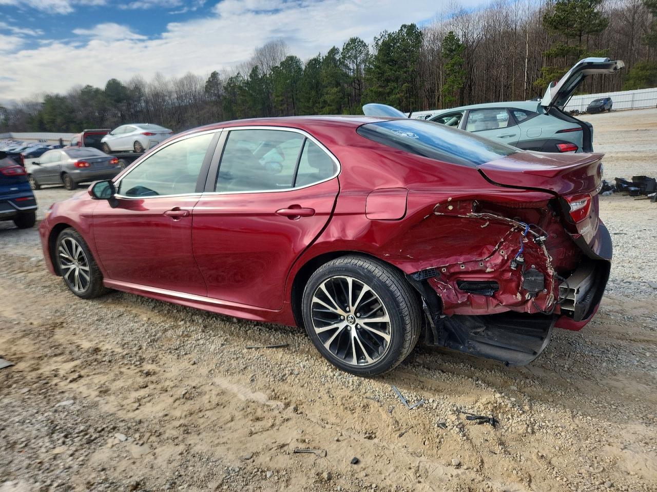 2018 Toyota Camry - Фото 2