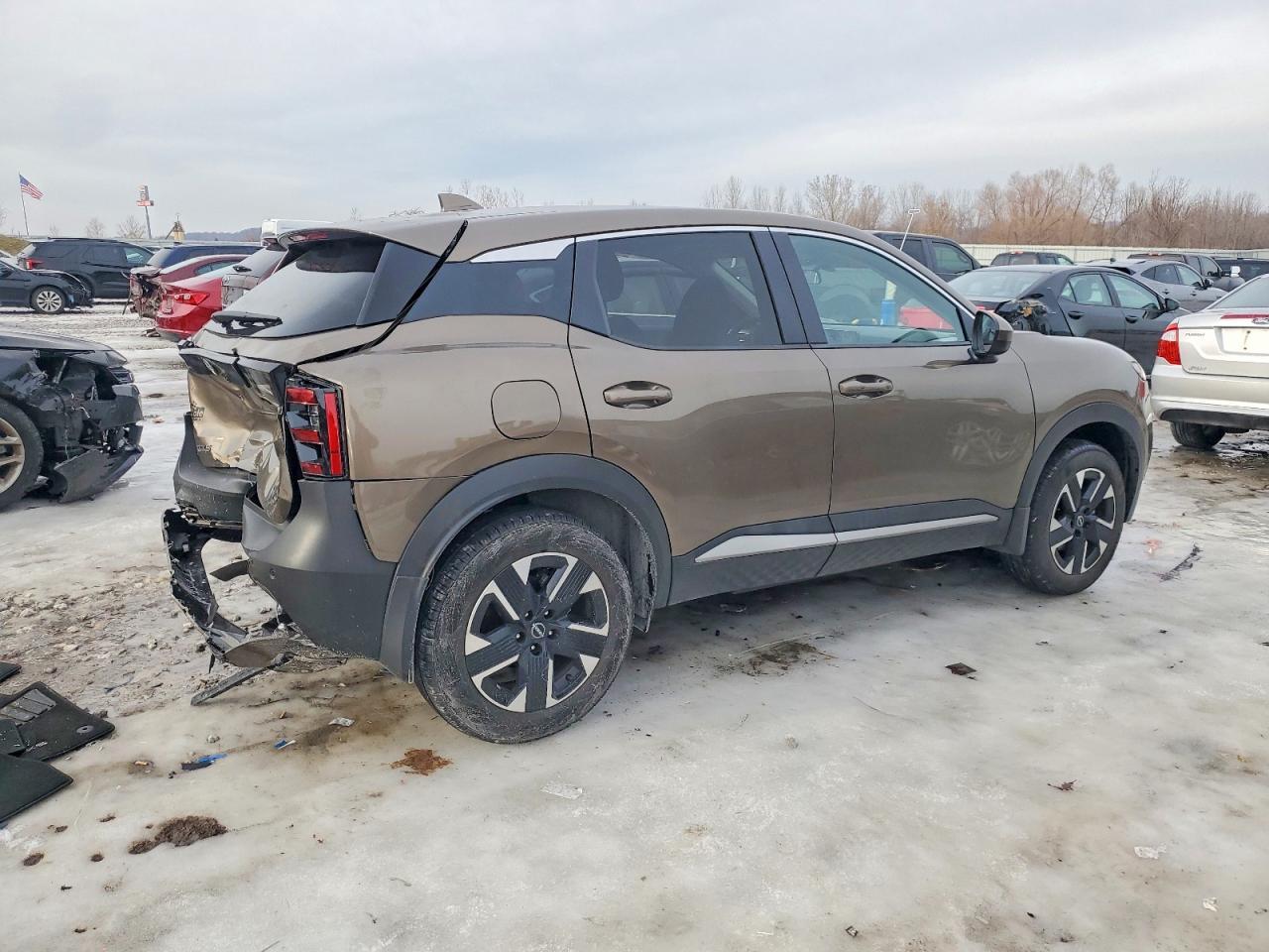 2025 Nissan Kicks Sv - Image 3