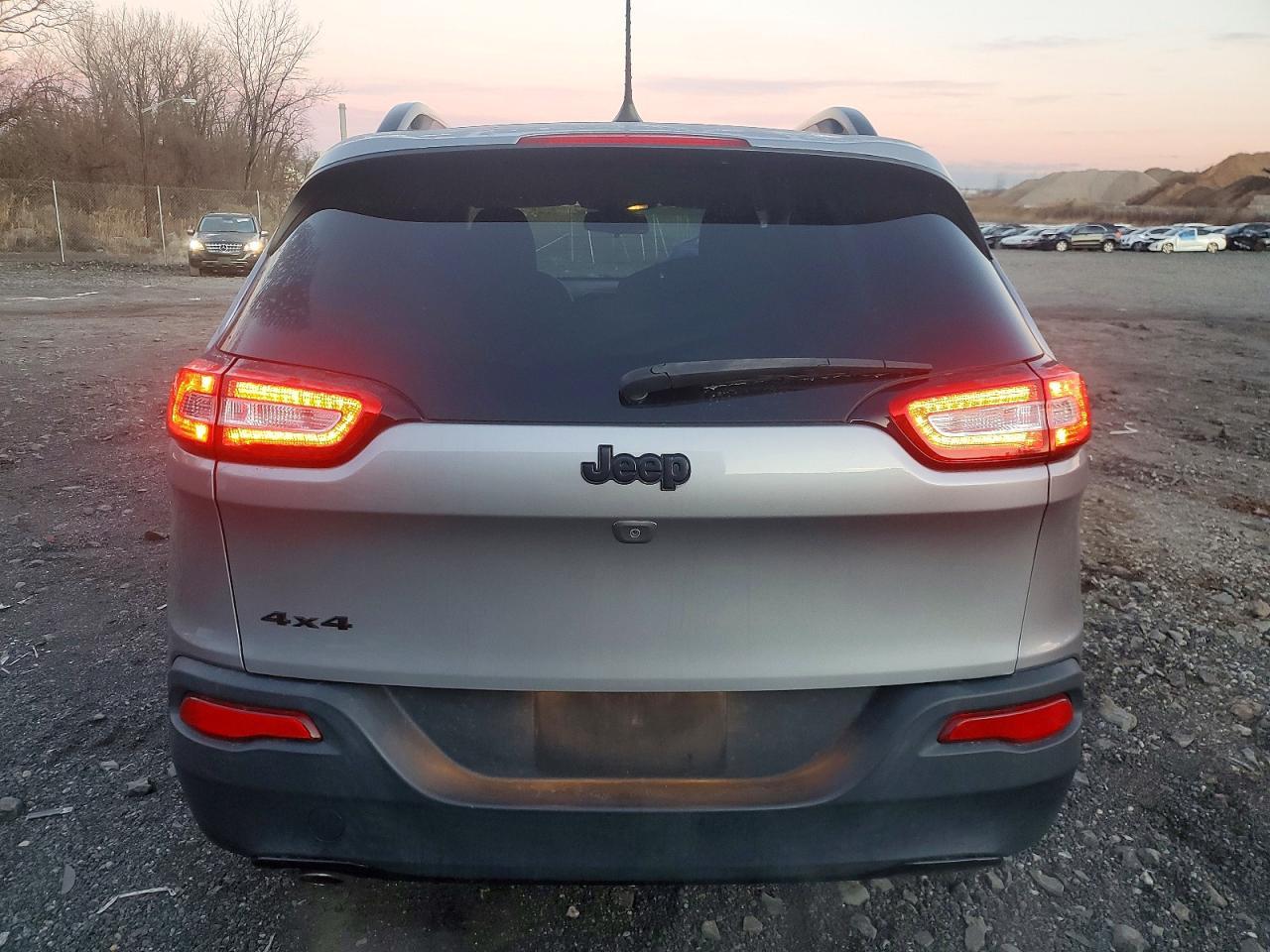 2018 Jeep Cherokee - Фото 6