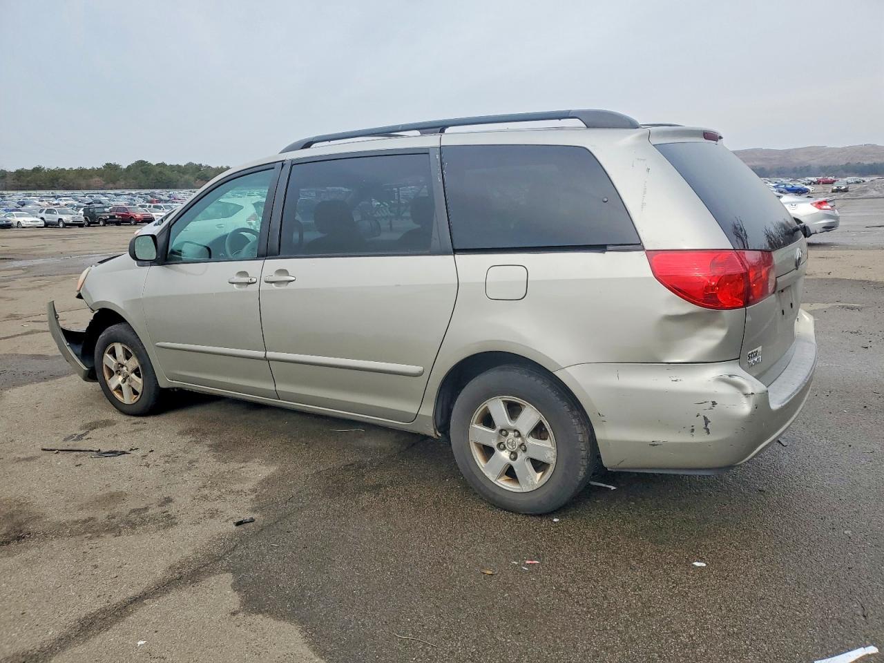 2006 Toyota Sienna Ce - Фото 2