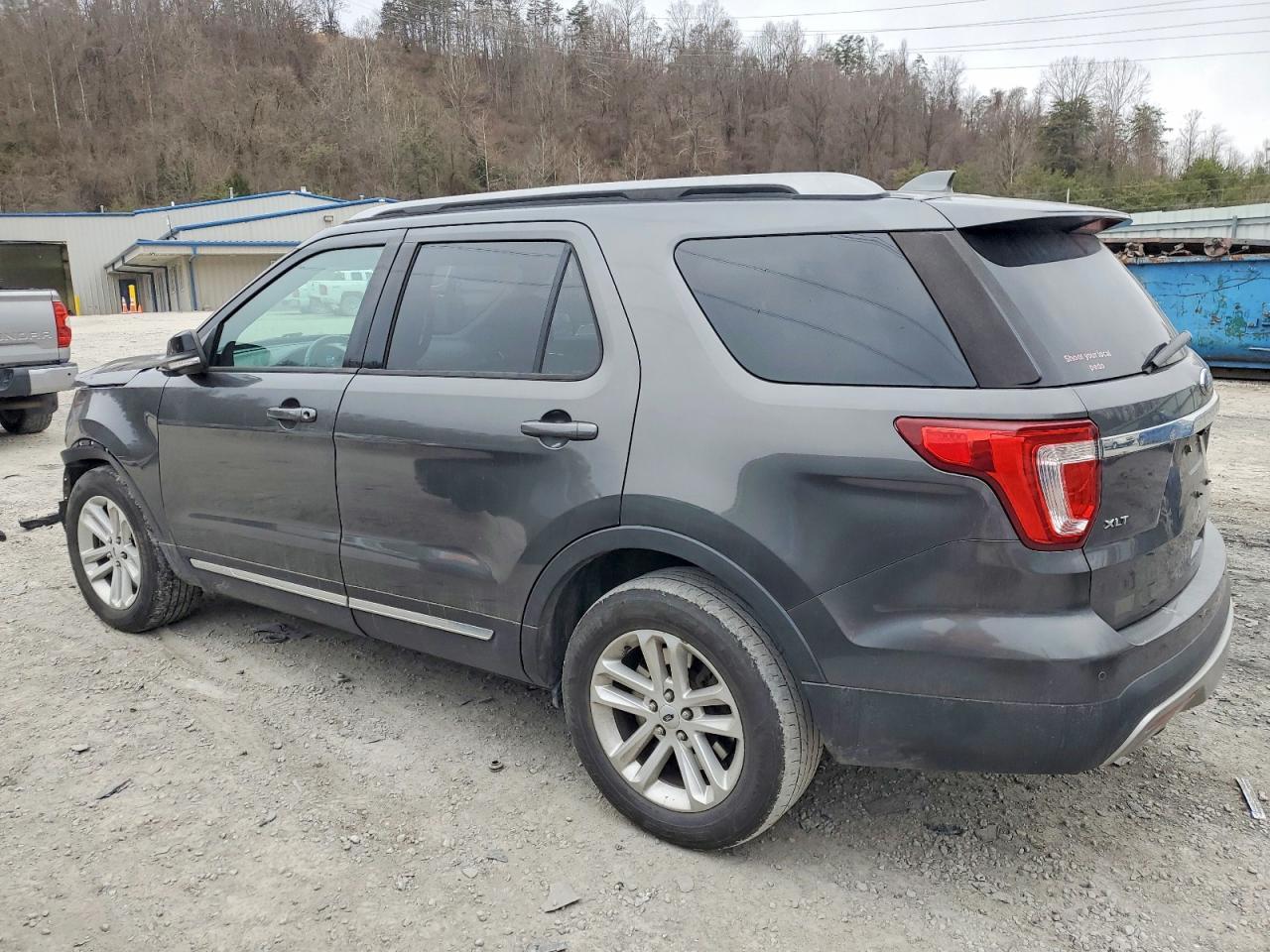 2017 Ford Explorer Xlt - Фото 2