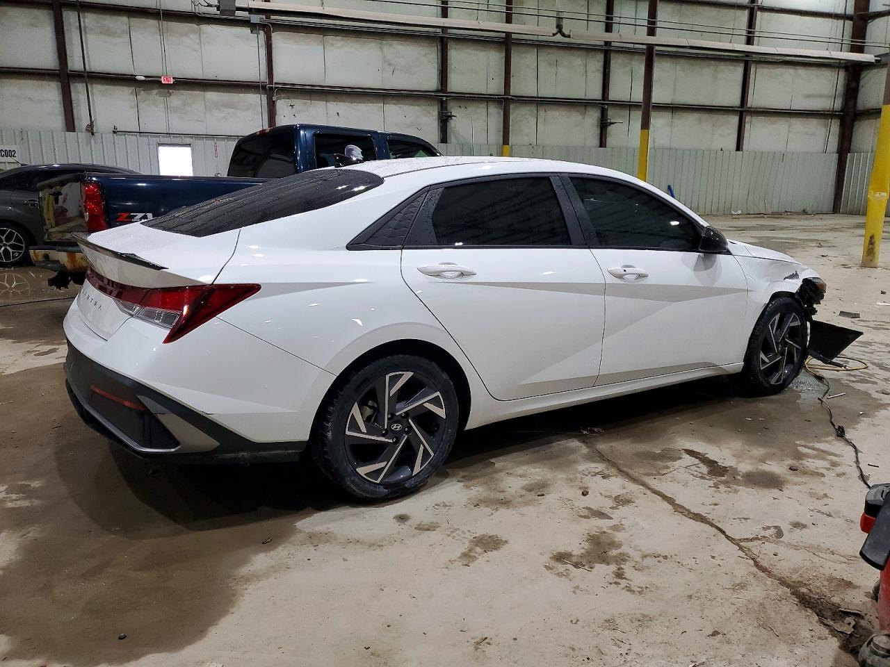 2025 Hyundai Elantra Sel Sport - Фото 3