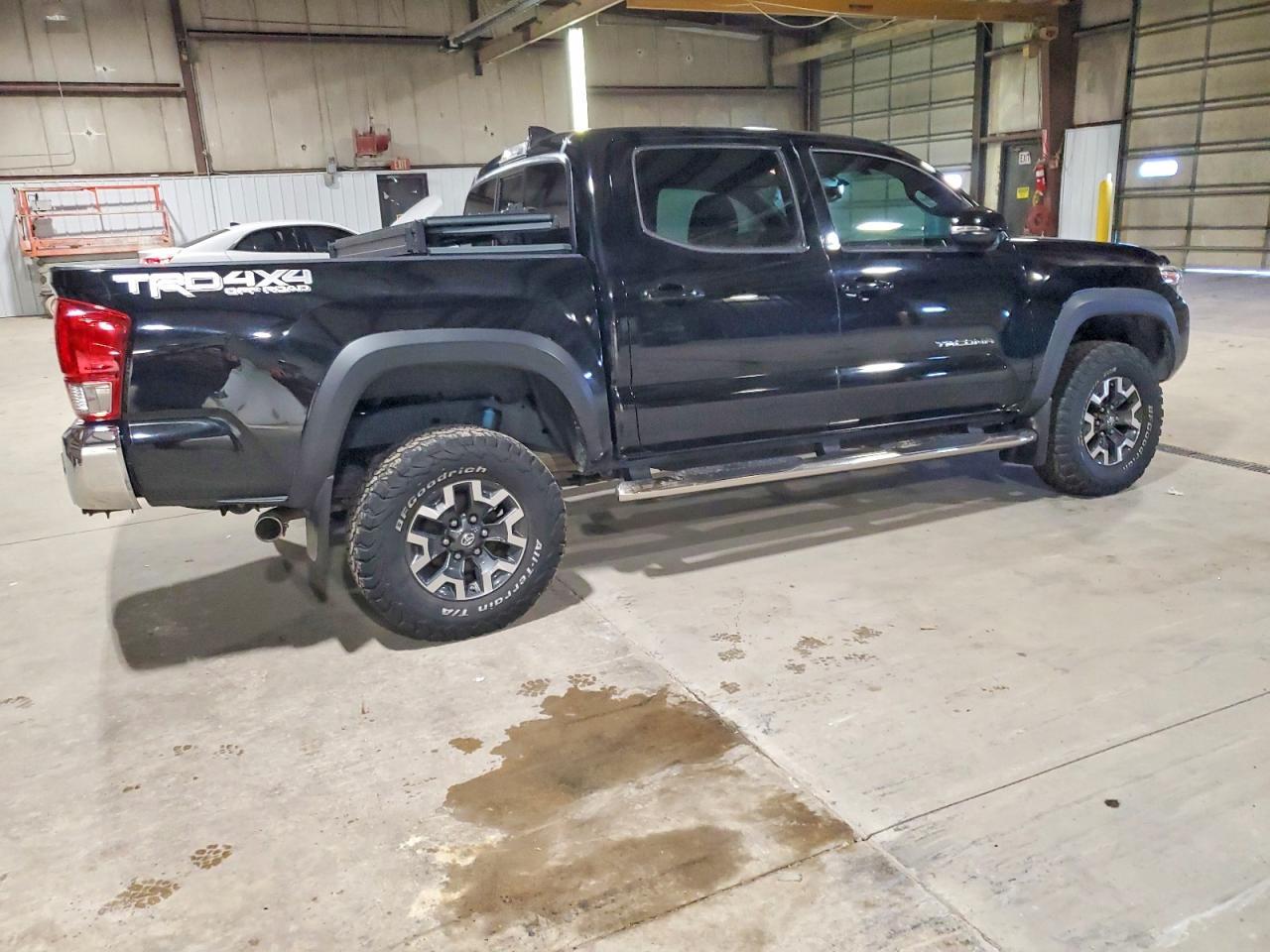 2016 Toyota Tacoma Double Cab - Image 3