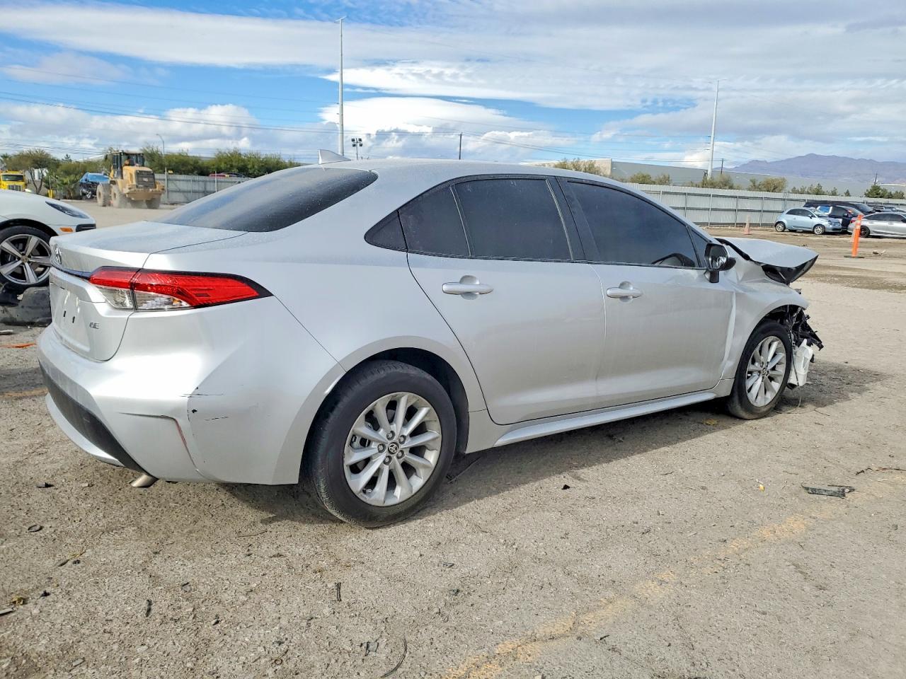 2022 Toyota Corolla Le - Фото 3