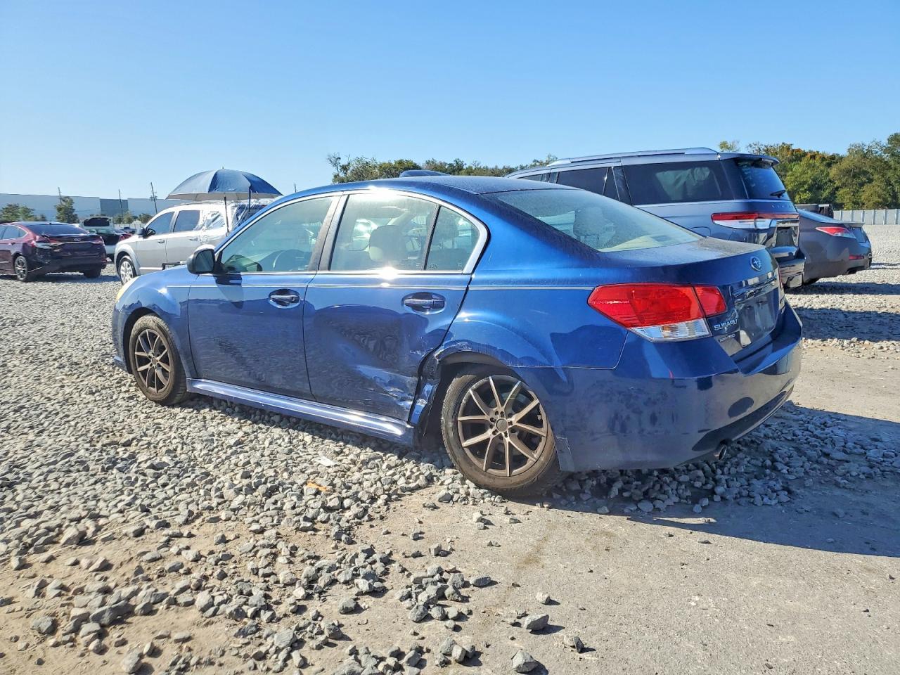 2011 Subaru Legacy 2.5I - Фото 2