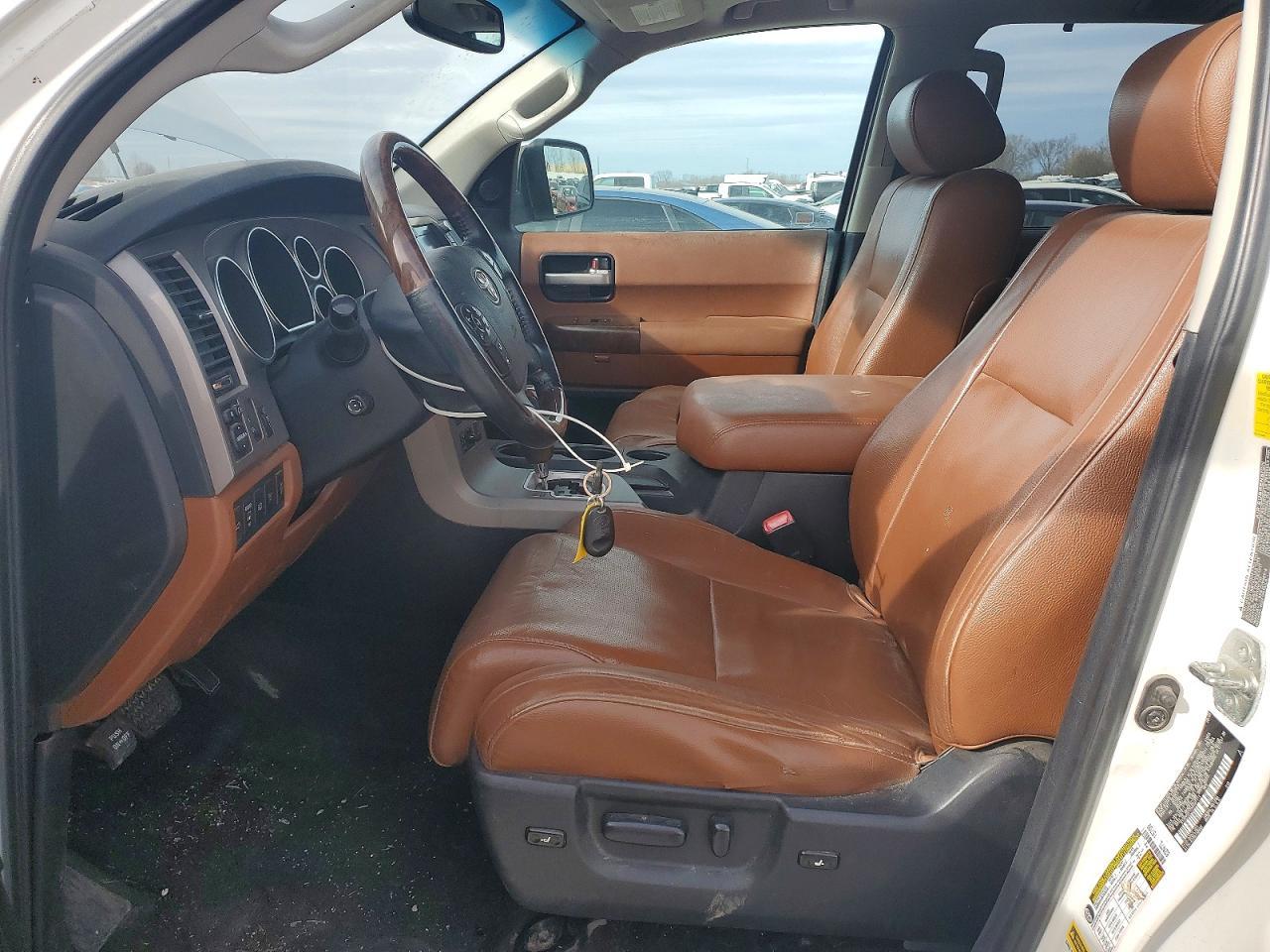 2010 Toyota Sequoia Platinum - Фото 7