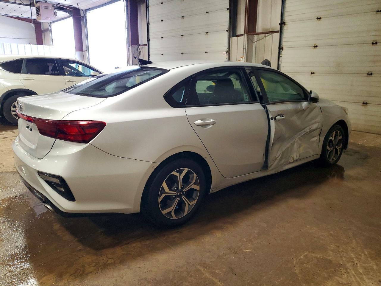2021 Kia Forte Fe - Image 3
