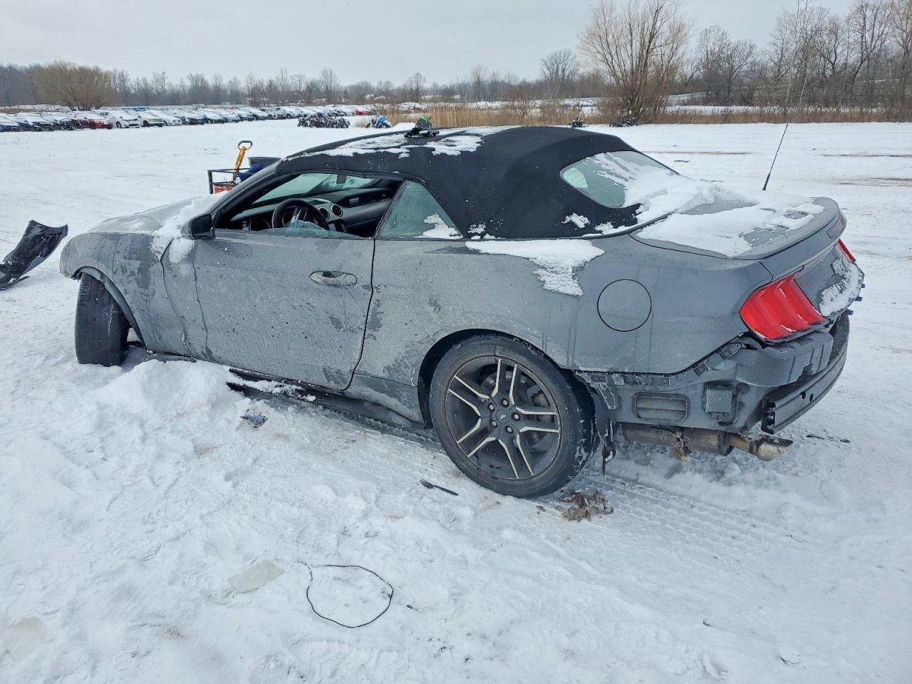 2022 Ford Mustang - Фото 2