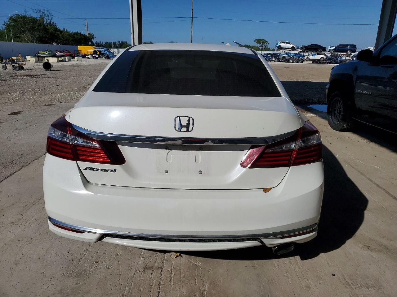 2017 Honda Accord Lx - Image 6