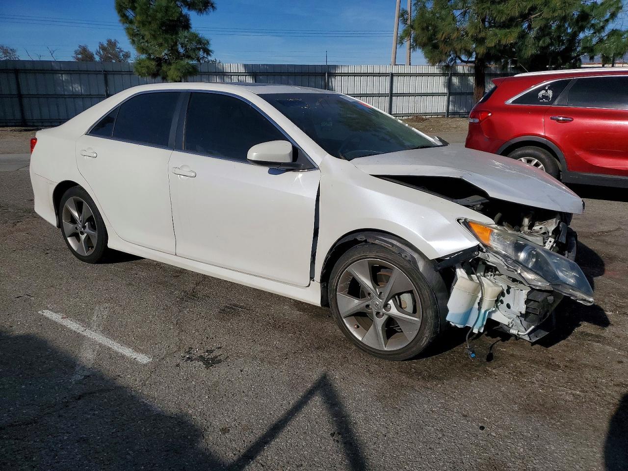 2014 Toyota Camry L - Image 4