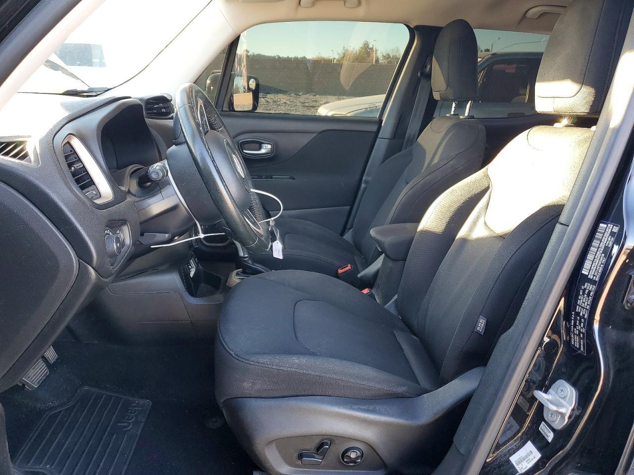 2016 Jeep Renegade Latitude - Image 7