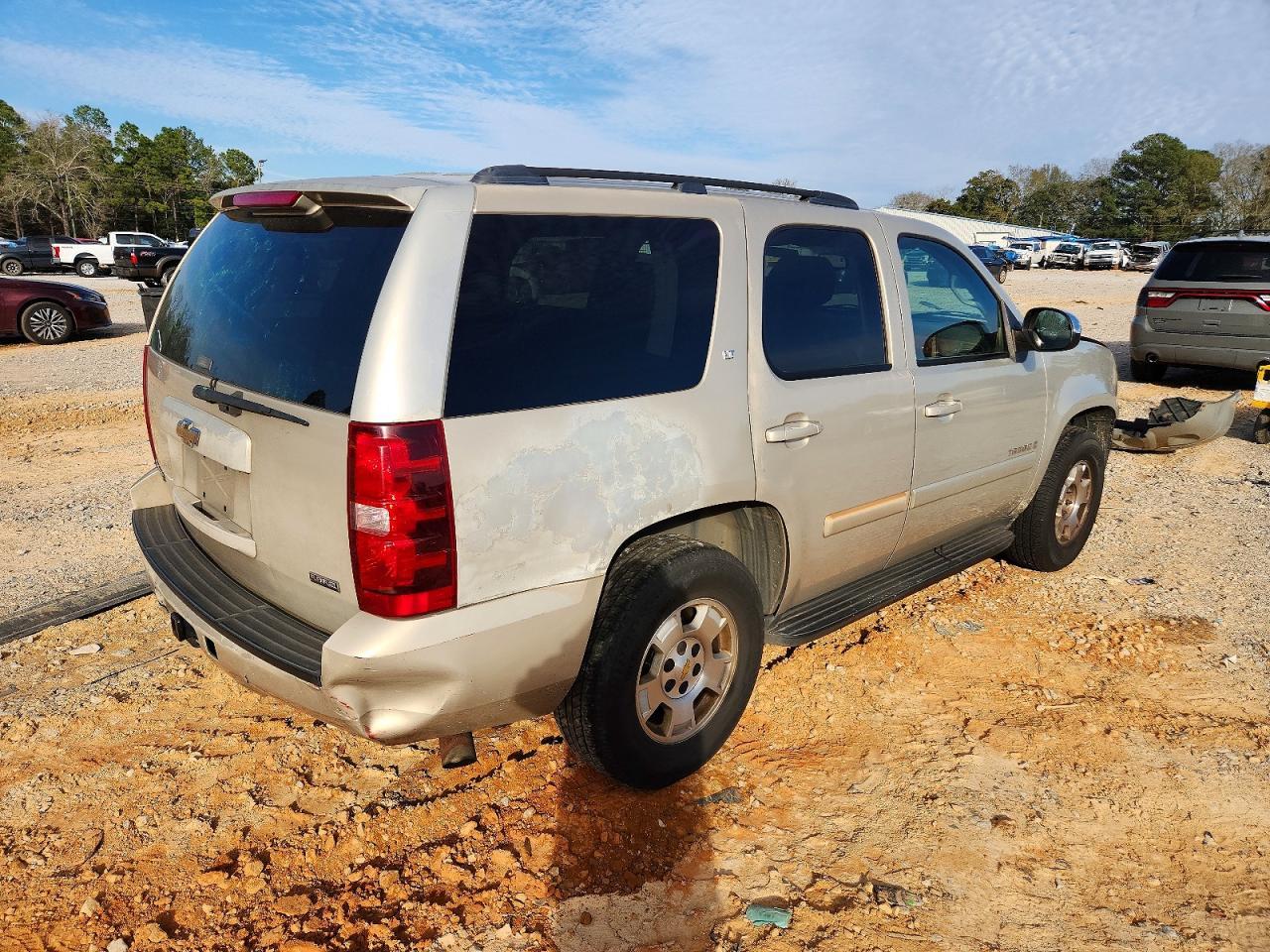 2007 Chevrolet Tahoe C1500 - Image 3