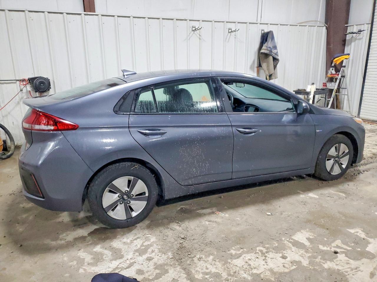 2019 Hyundai Ioniq Blue - Фото 3
