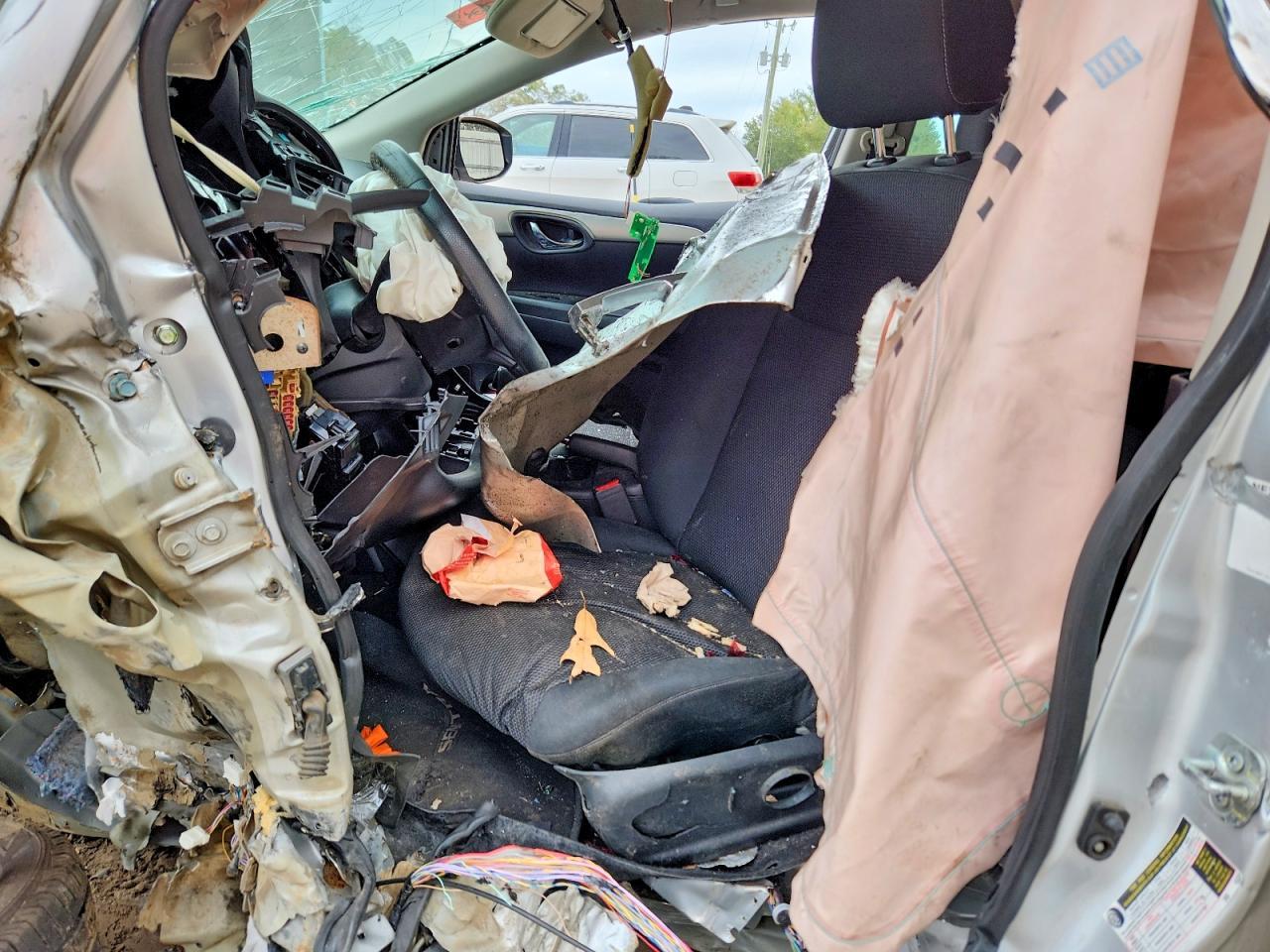 2019 Nissan Sentra S - Image 7
