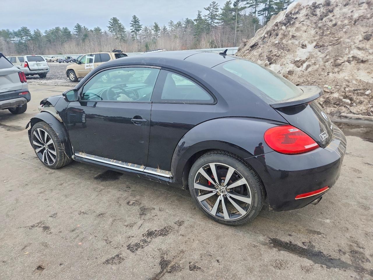 2012 Volkswagen Beetle Turbo - Image 2