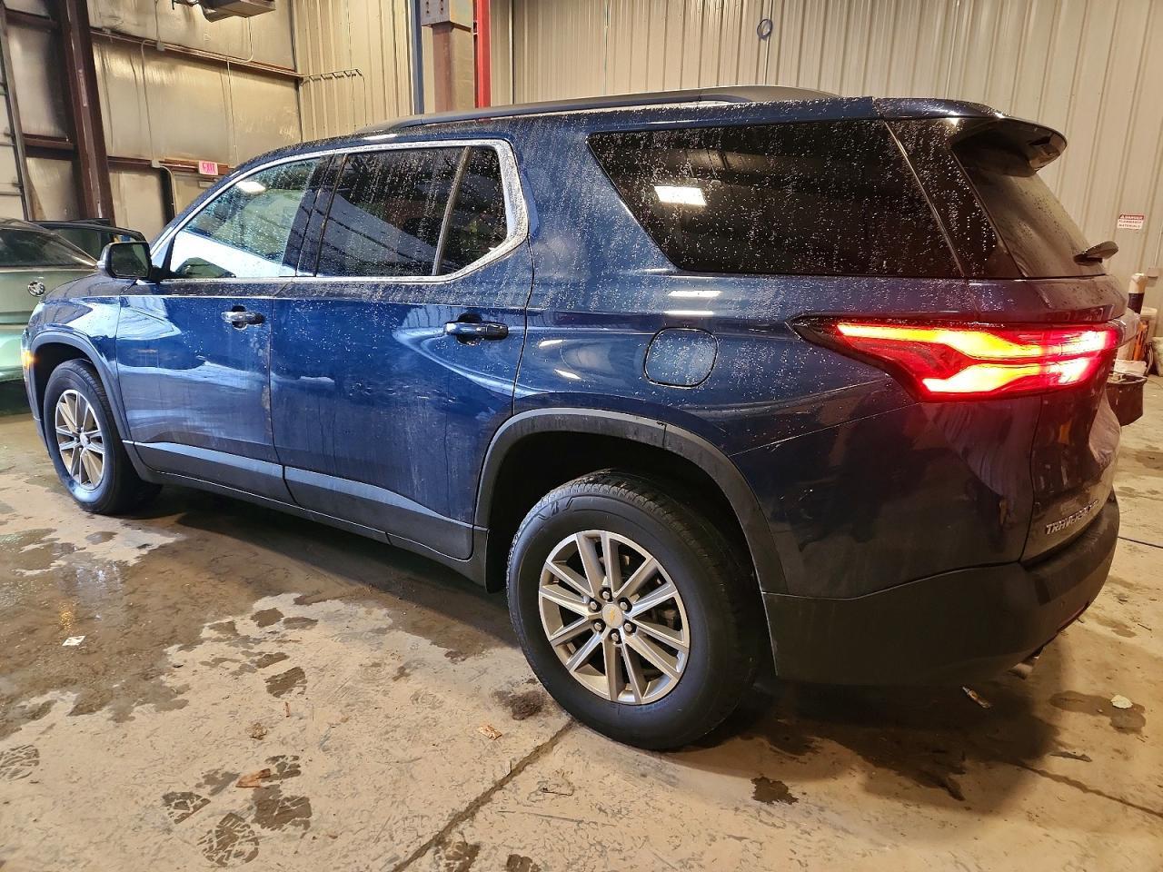 2022 Chevrolet Traverse Lt - Image 2