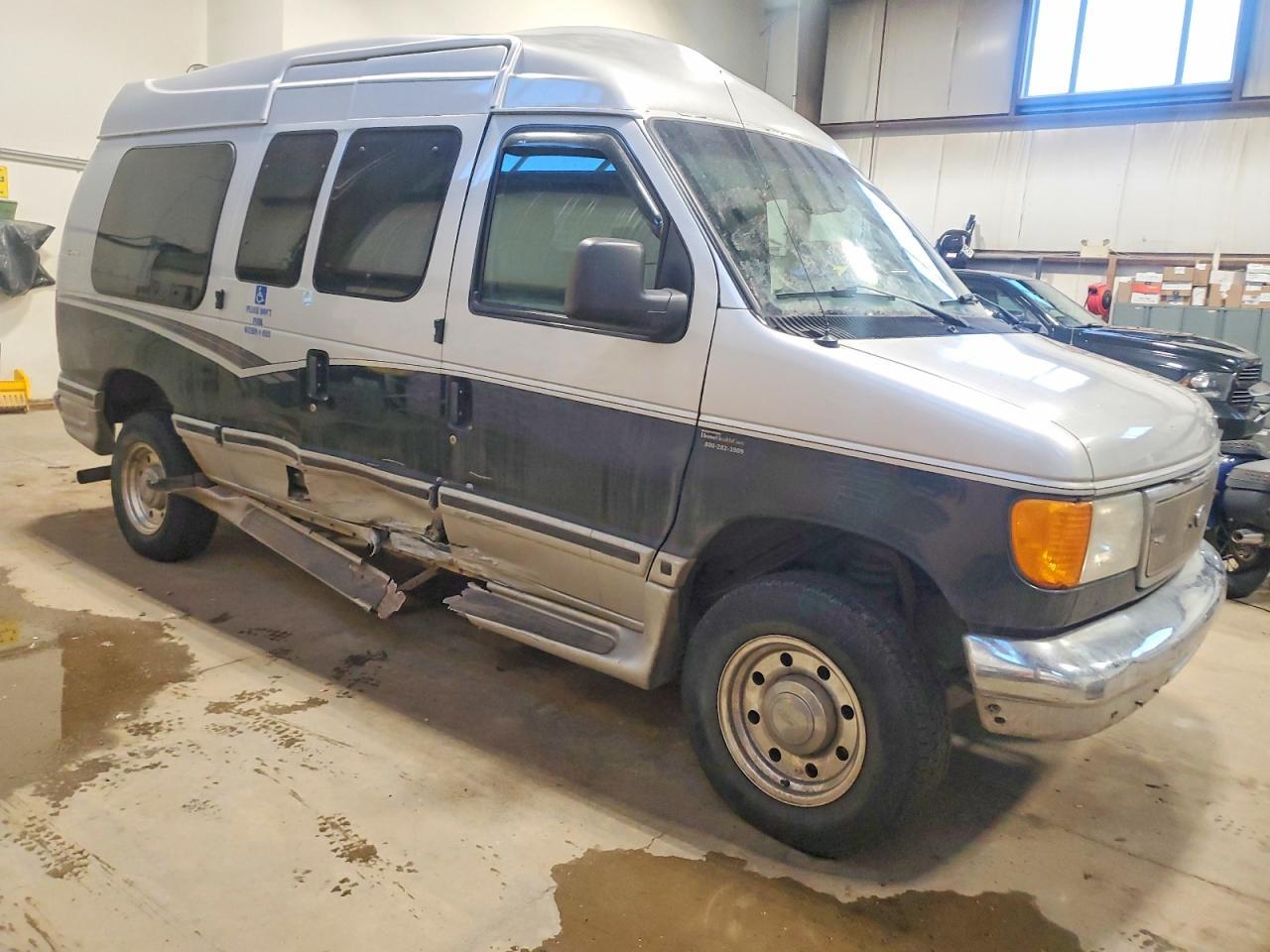 2006 Ford Econoline E250 Van - Фото 4