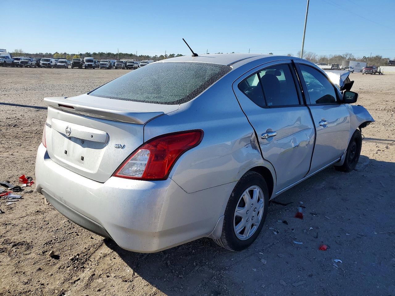 2018 Niss Versa S - Image 3