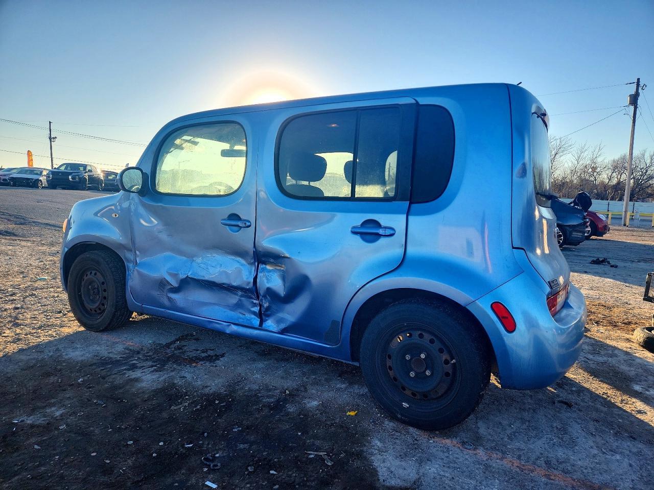 2013 Nissan Cube - Image 2