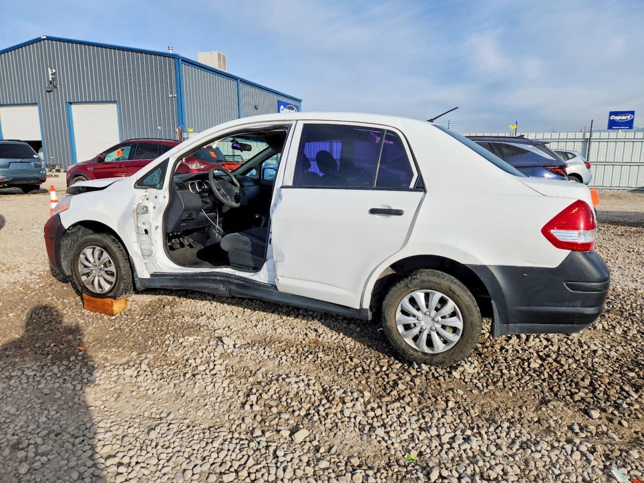 2011 Nissan Versa 1.6 Base - Фото 2
