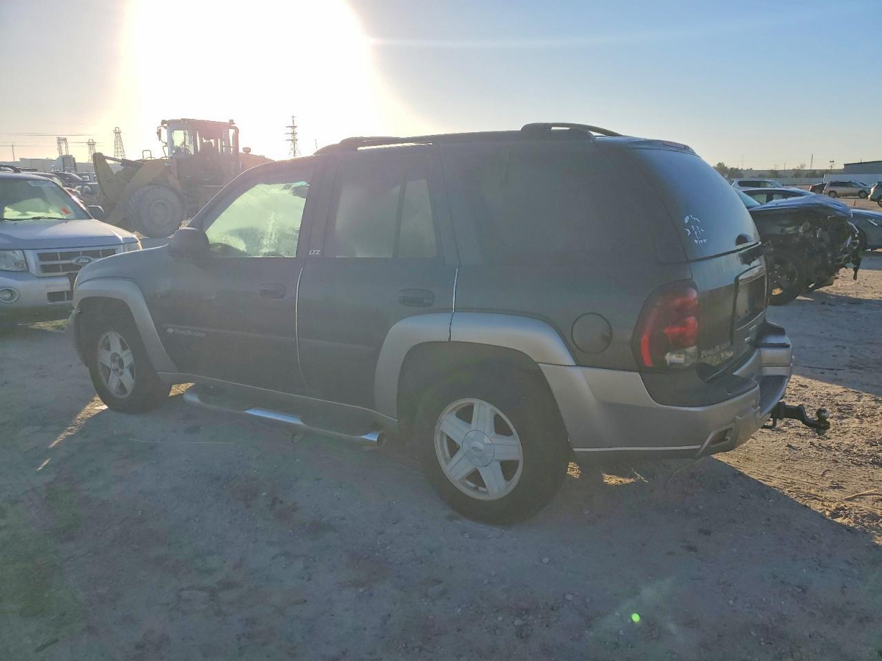 2003 Chevrolet Trailblazer - Image 2