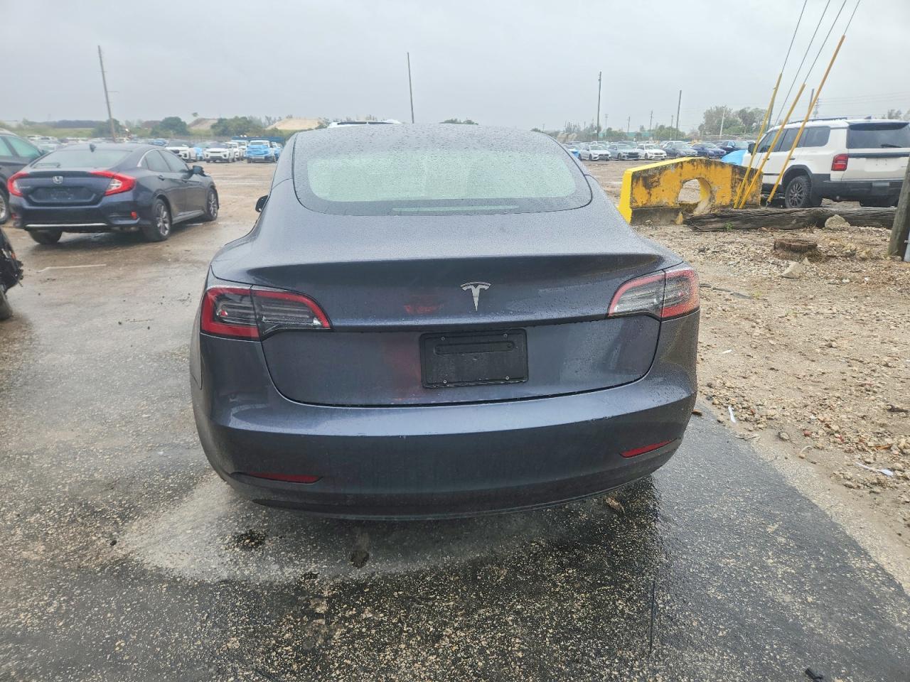 2023 Tesla Model 3 - Фото 6