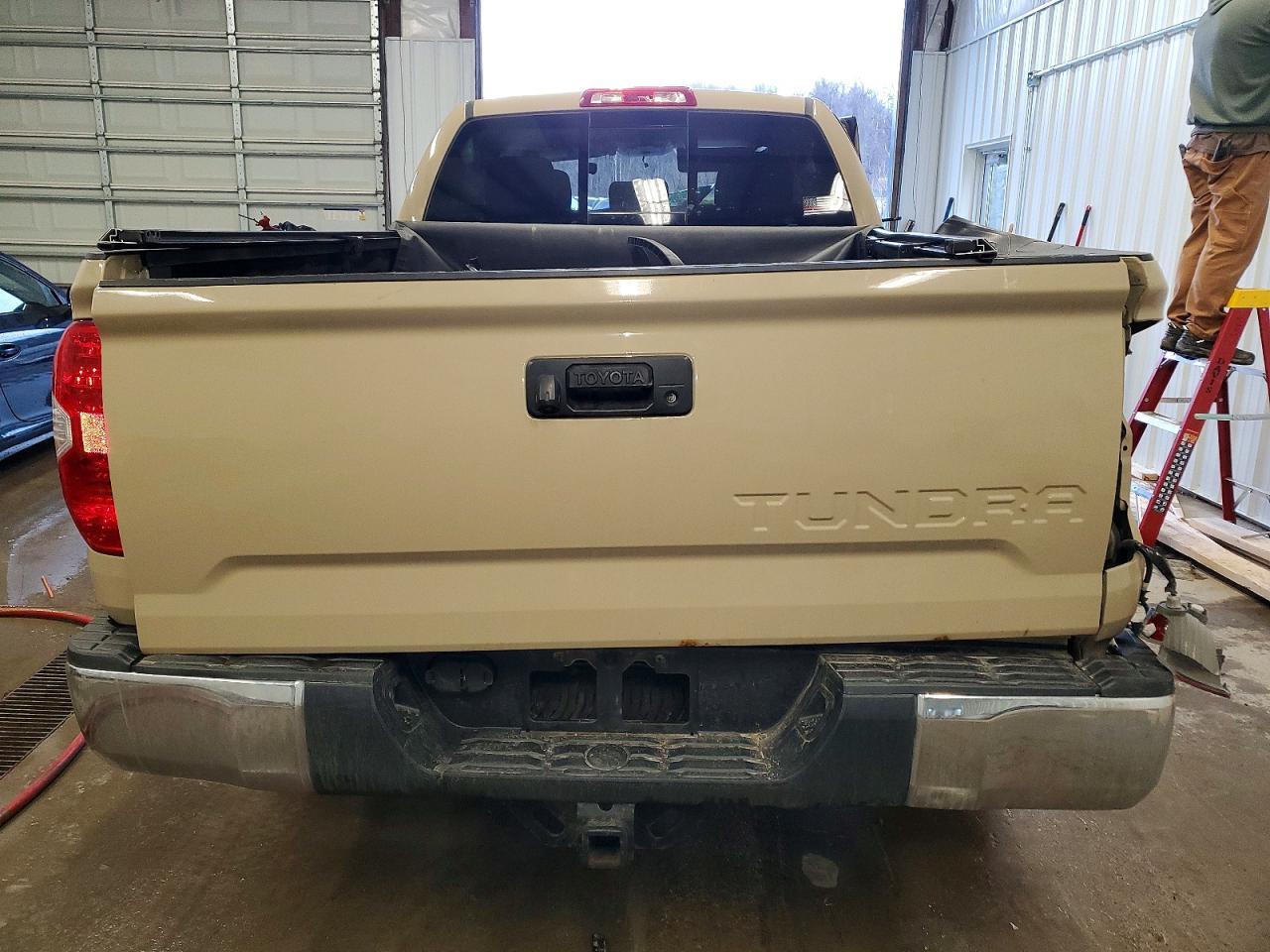2017 Toyota Tundra Double Cab Sr - Фото 6