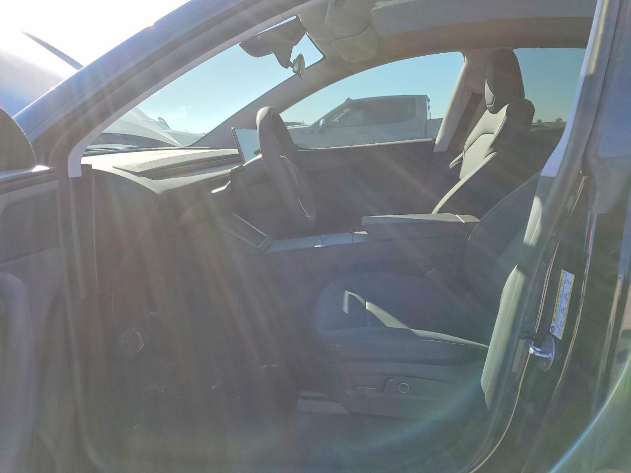 2026 Tesla Model Y - Фото 7