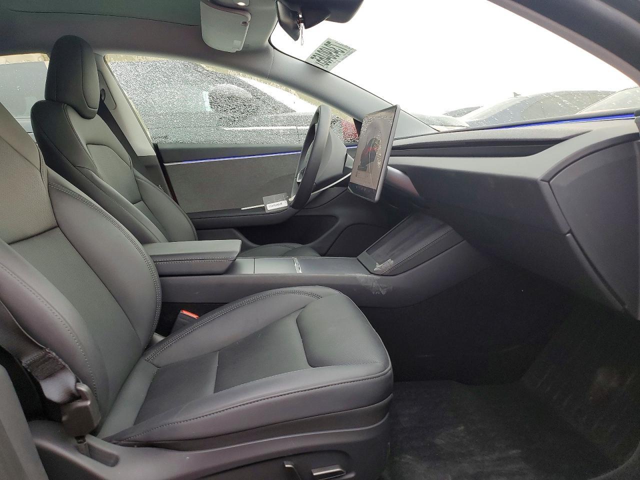 2025 Tesla Model 3 - Image 7