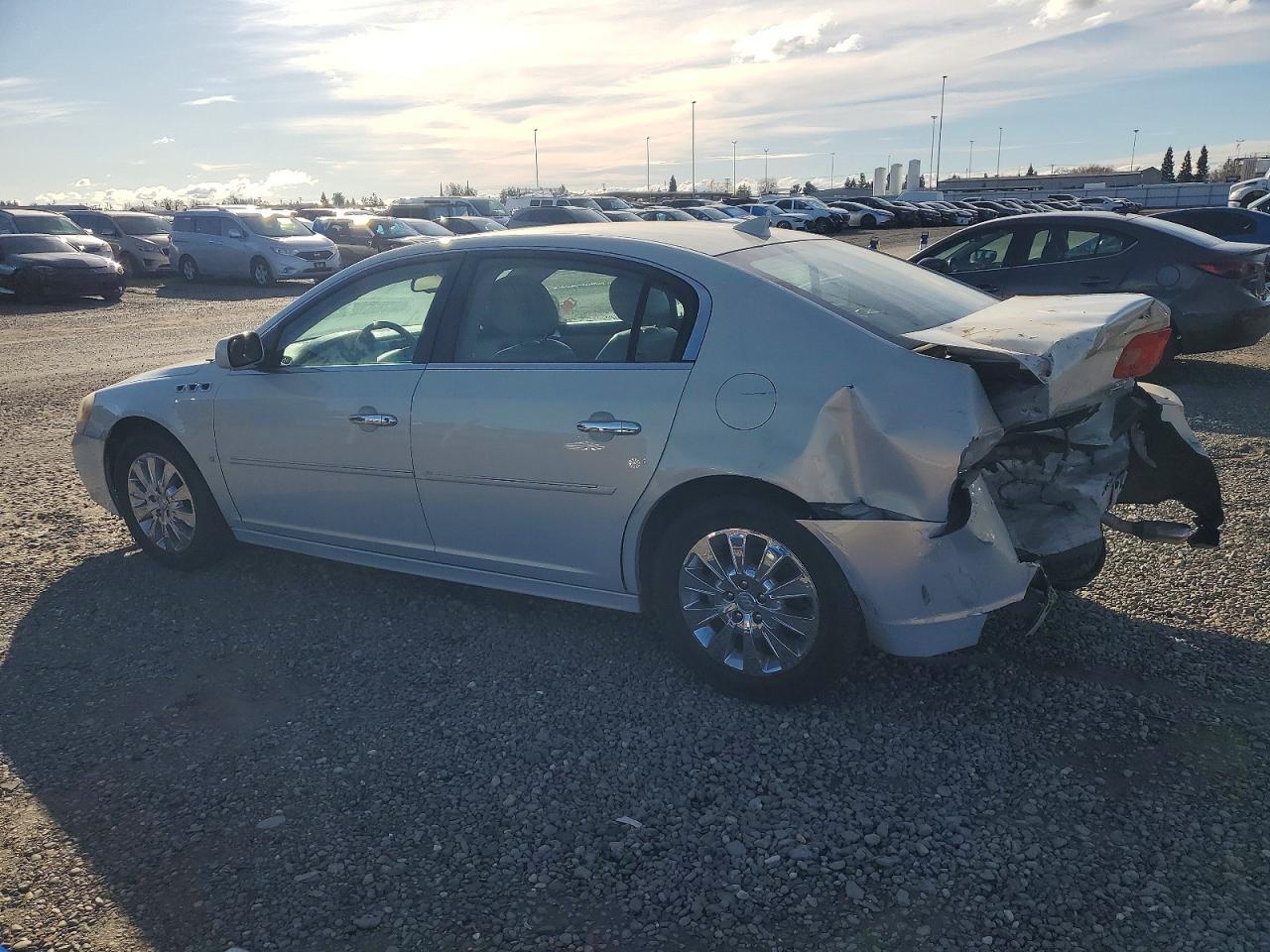 2010 Buick Lucerne Cxl - Image 2